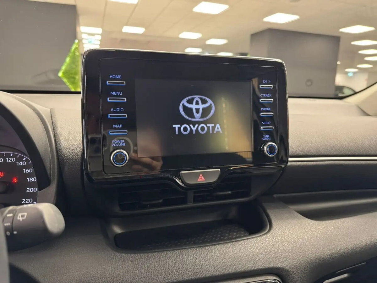 Toyota Yaris 1.5 Hybrid 5 porte Trend (8)