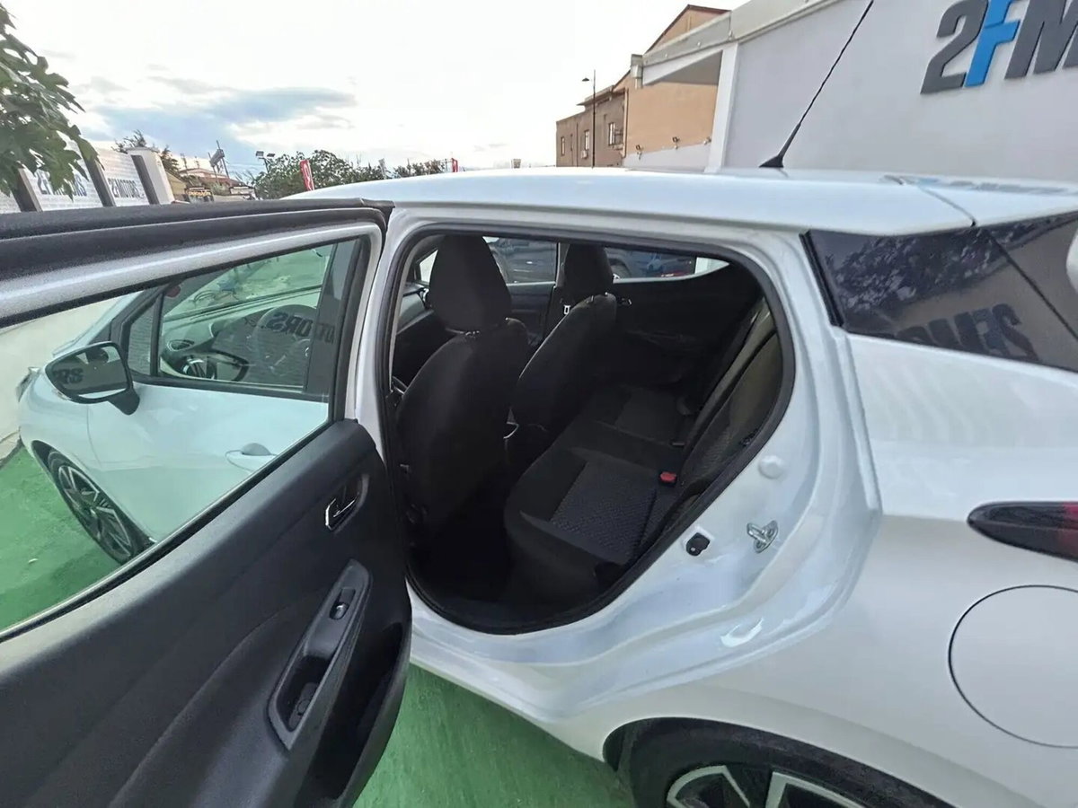 Nissan Micra IG-T 92 Xtronic 5 porte Visia (10)