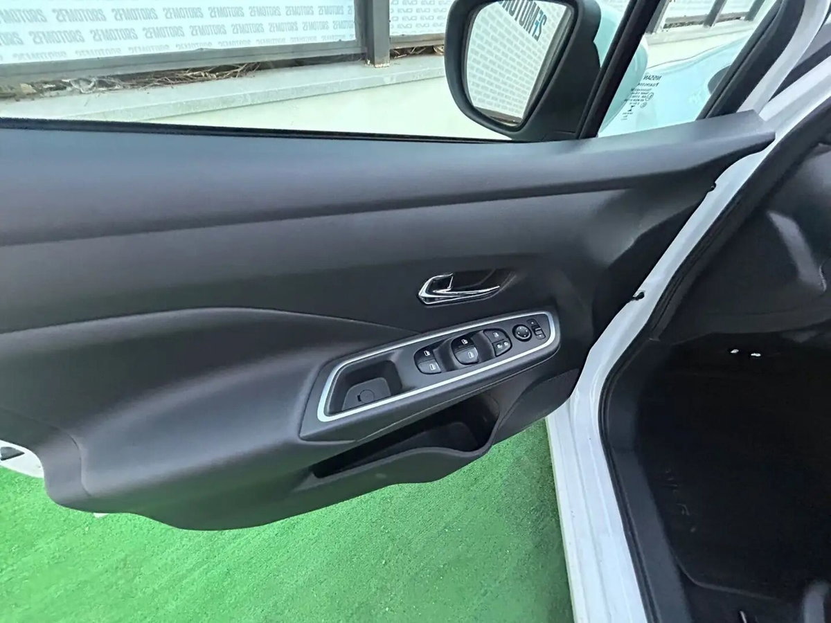 Nissan Micra IG-T 92 Xtronic 5 porte Visia (9)