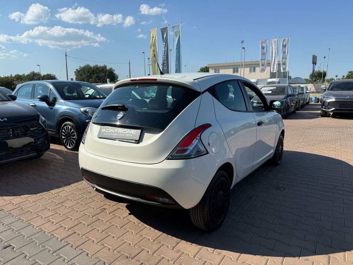 Lancia Ypsilon 1.2 69 CV 5 porte GPL Ecochic Elefantino Blu (3)