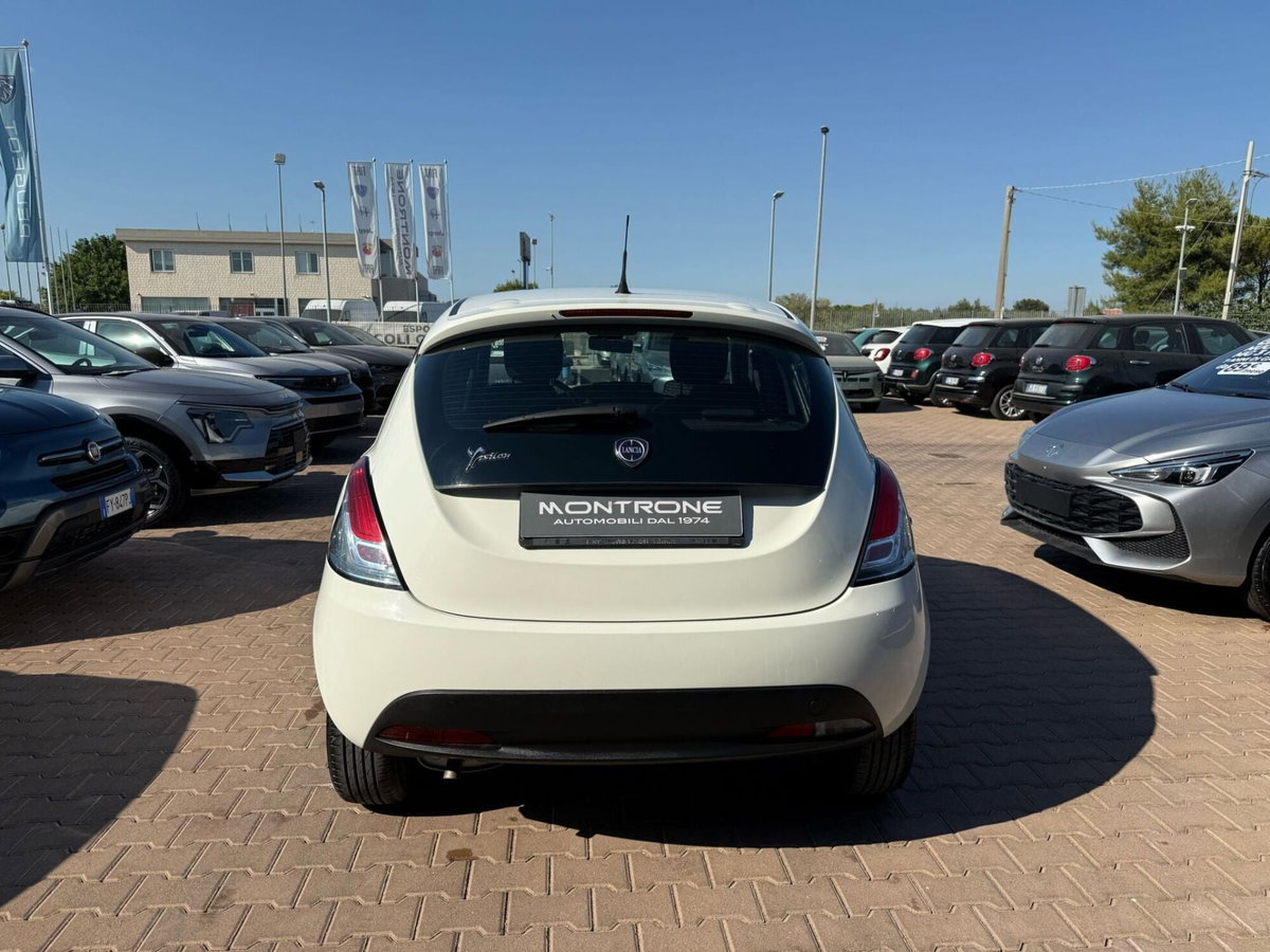 Lancia Ypsilon 1.2 69 CV 5 porte GPL Ecochic Elefantino Blu (4)