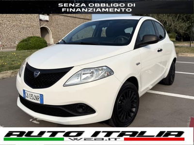 Lancia Ypsilon 1.2 69 CV 5 porte Silver usata