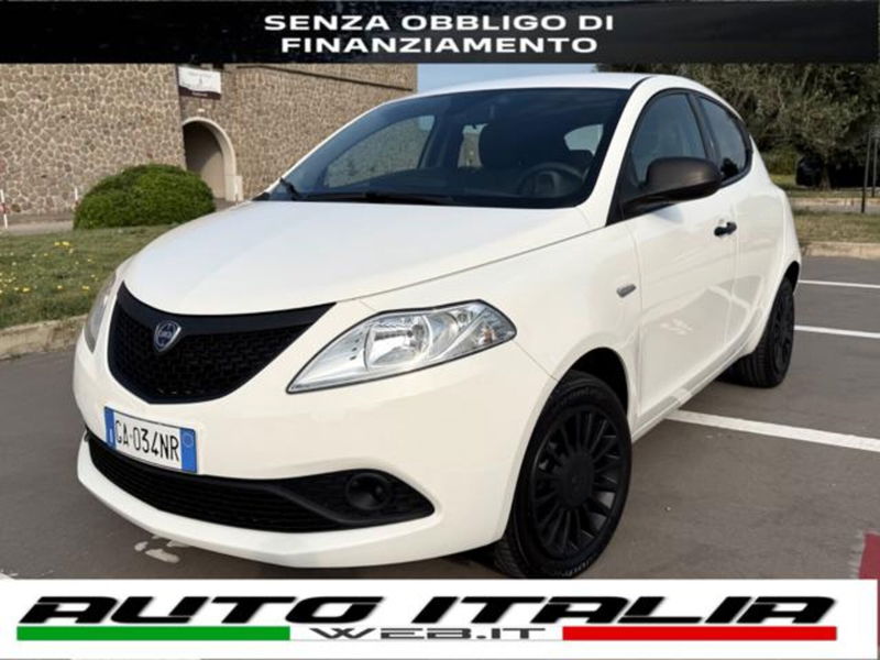 Lancia Ypsilon 1.2 69 CV 5 porte Silver