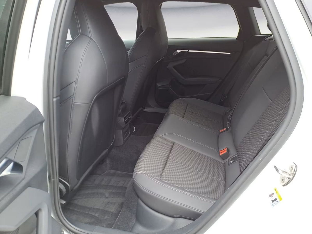 Audi A3 Sportback 35 TFSI S line edition (11)