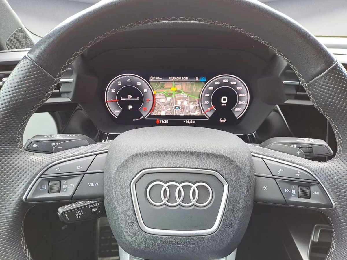 Audi A3 Sportback 35 TFSI S line edition (9)