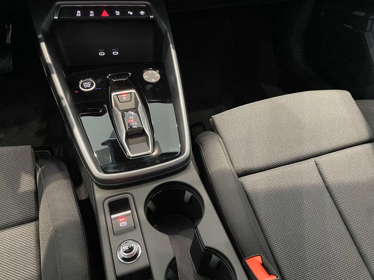 Audi A3 Sportback 35 TFSI S tronic Business Advanced (9)