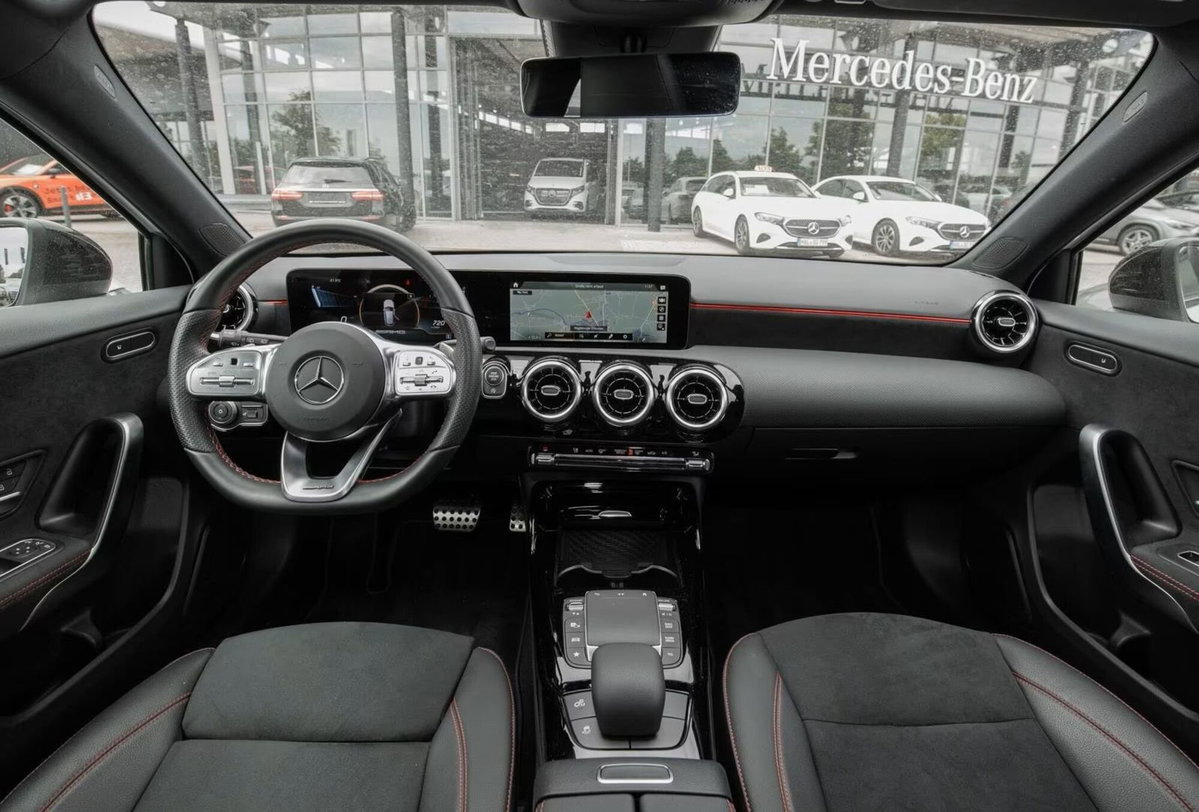 Mercedes-Benz Classe A 35 AMG 4Matic (4)