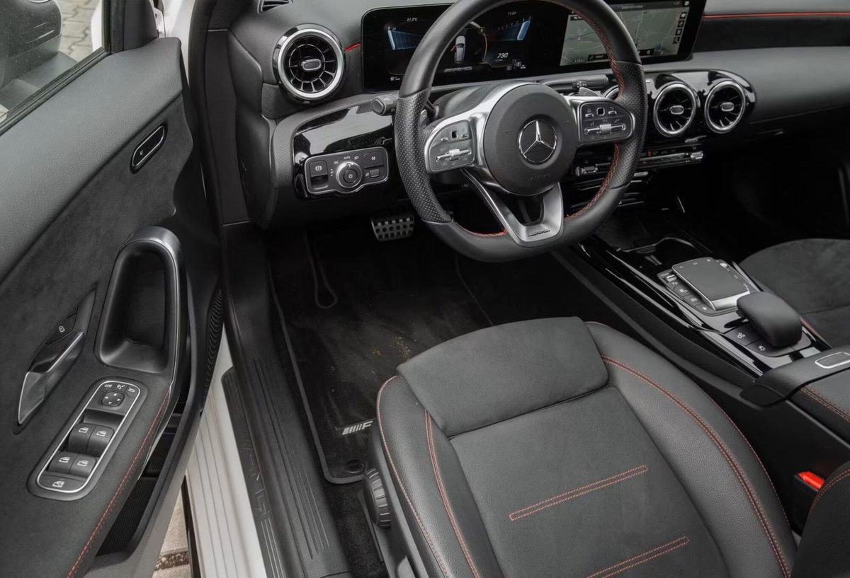 Mercedes-Benz Classe A 35 AMG 4Matic (5)