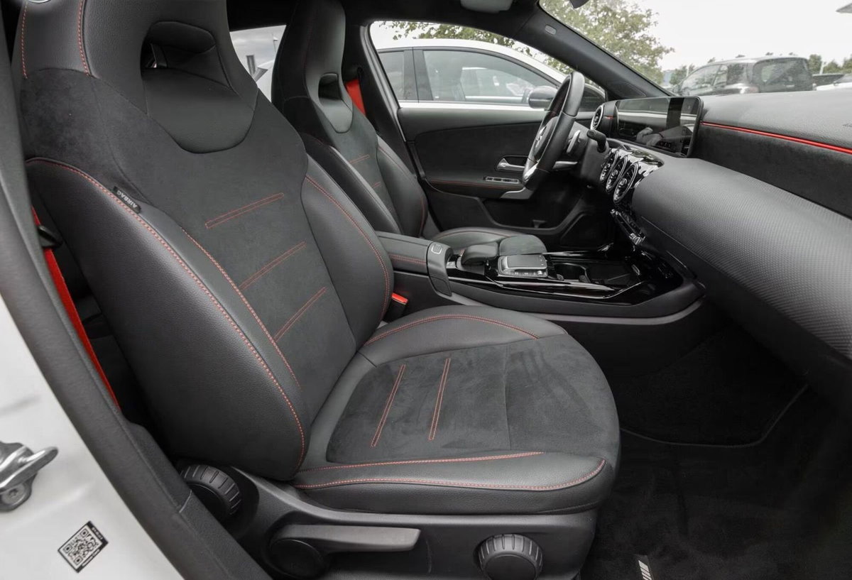 Mercedes-Benz Classe A 35 AMG 4Matic (7)