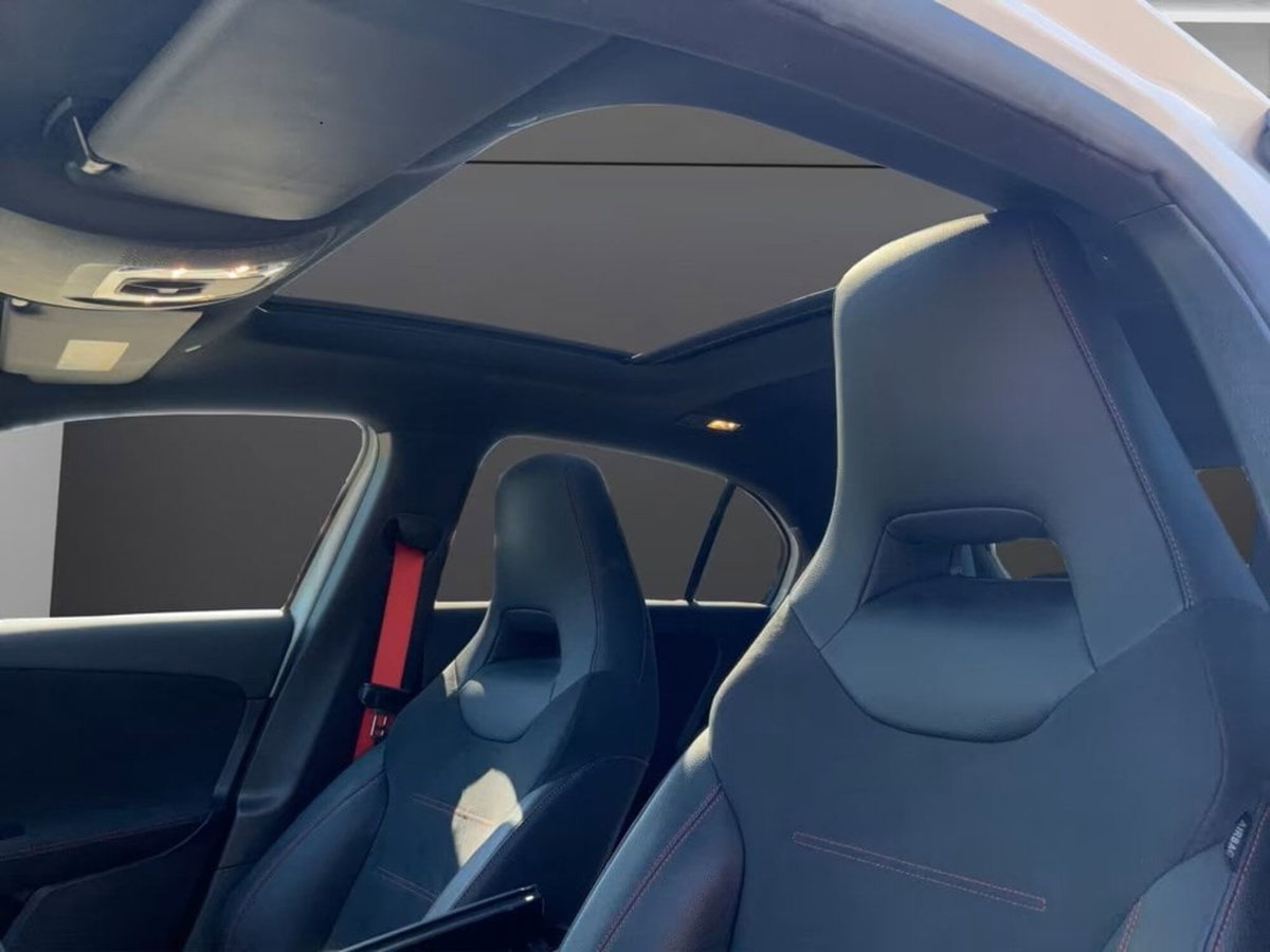 Mercedes-Benz Classe A 45 AMG 4Matic+ (12)