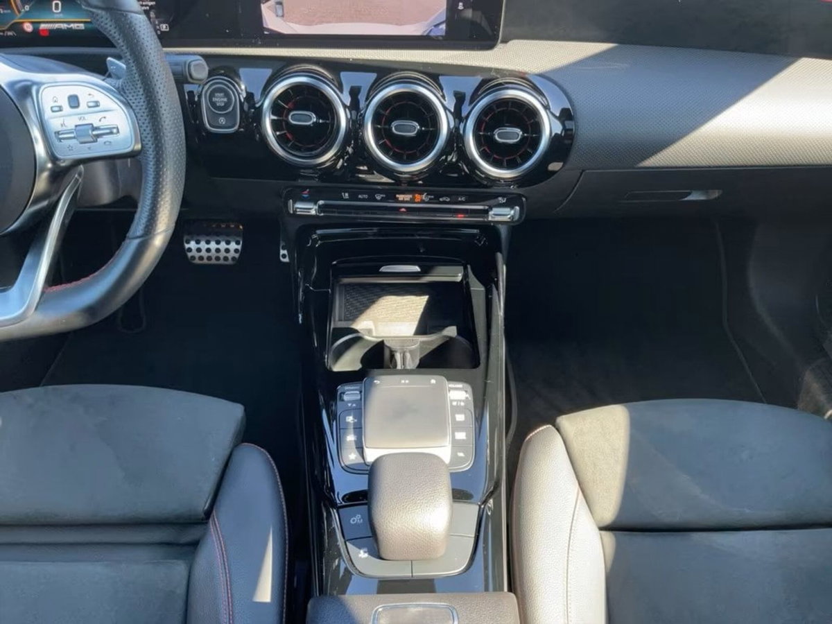 Mercedes-Benz Classe A 45 AMG 4Matic+ (7)