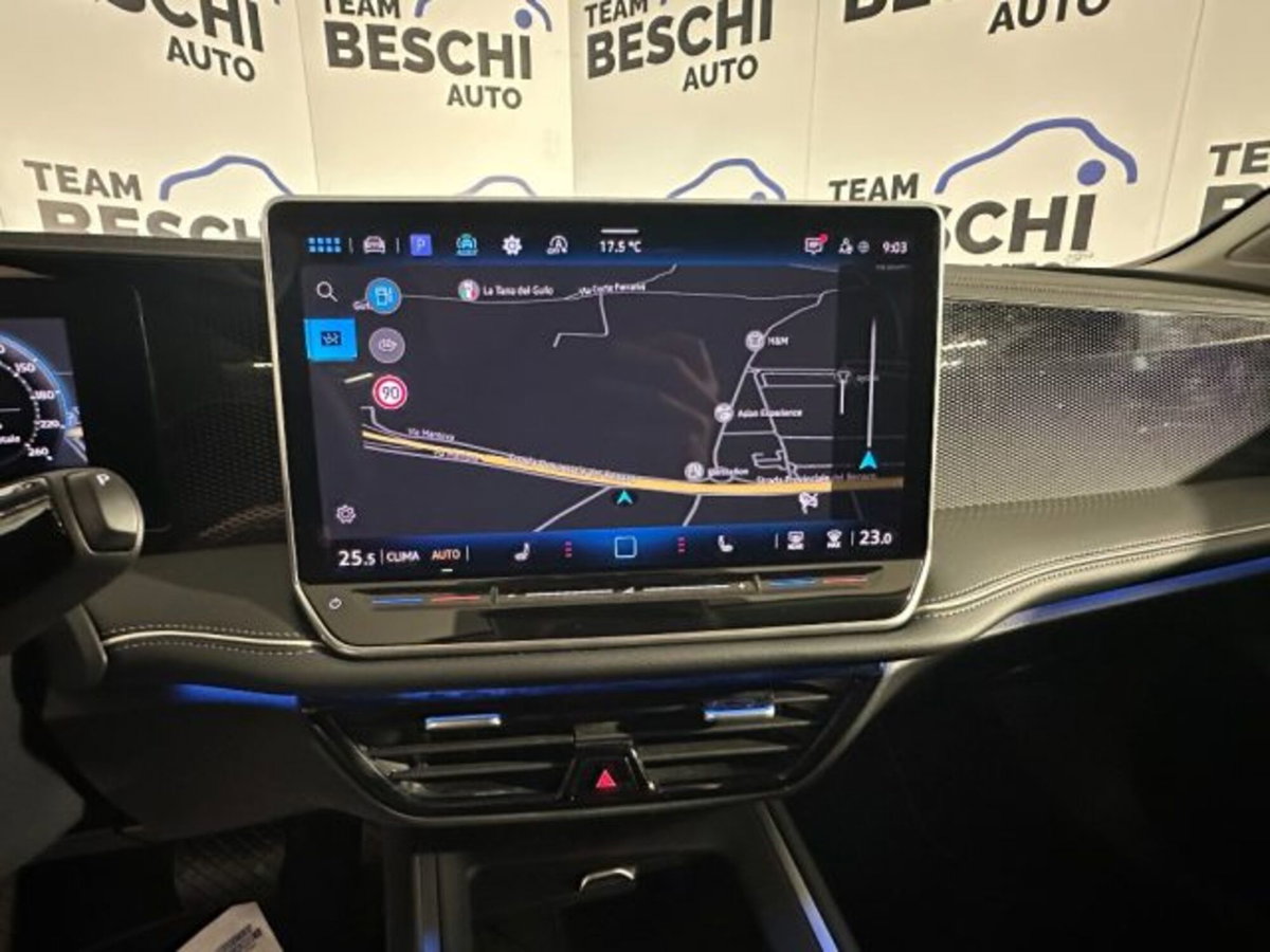 Volkswagen Passat 1.5 etsi act Business 150cv dsg (11)