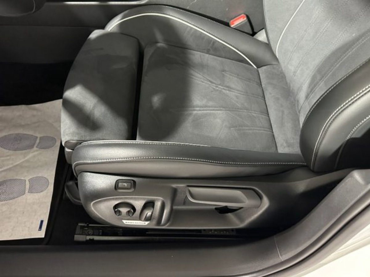 Volkswagen Passat 1.5 etsi act Business 150cv dsg (15)