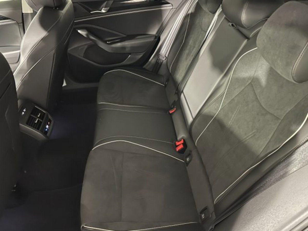Volkswagen Passat 1.5 etsi act Business 150cv dsg (9)
