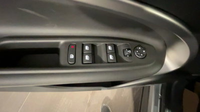 Jeep Avenger 1.2 turbo Summit fwd 100cv (11)