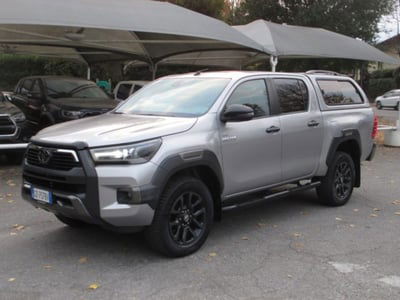 Toyota Hilux 2.8 D A/T 4WD porte Double Cab Invincible usato