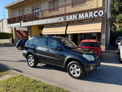 Toyota Rav4 Tdi D-4D cat 5 porte Sol usata