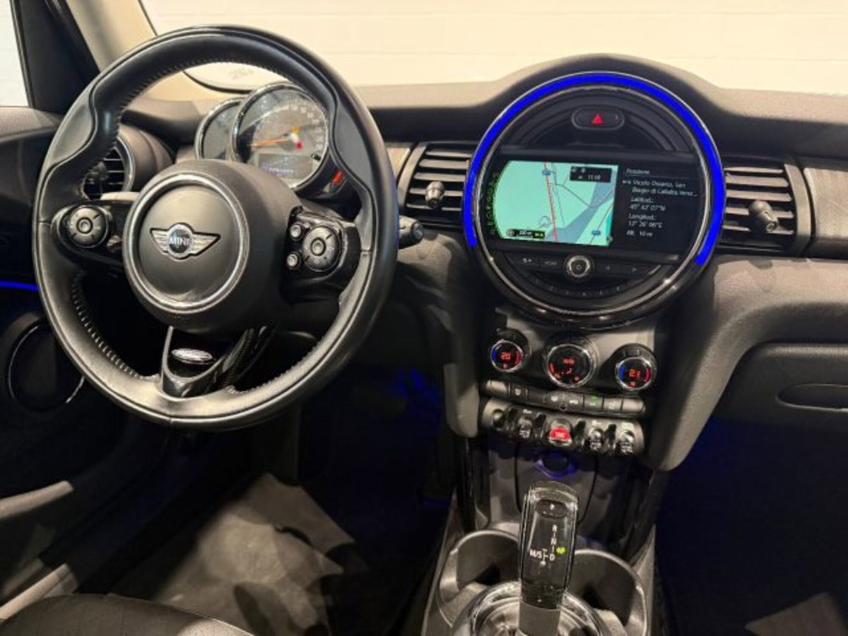 MINI Mini 1.5 Cooper D (15)