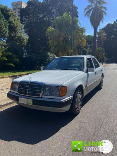 Mercedes-Benz 200 200 E usata