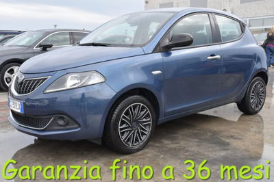 Lancia Ypsilon 1.0 FireFly 5 porte S&S Hybrid Ecochic Silver usata