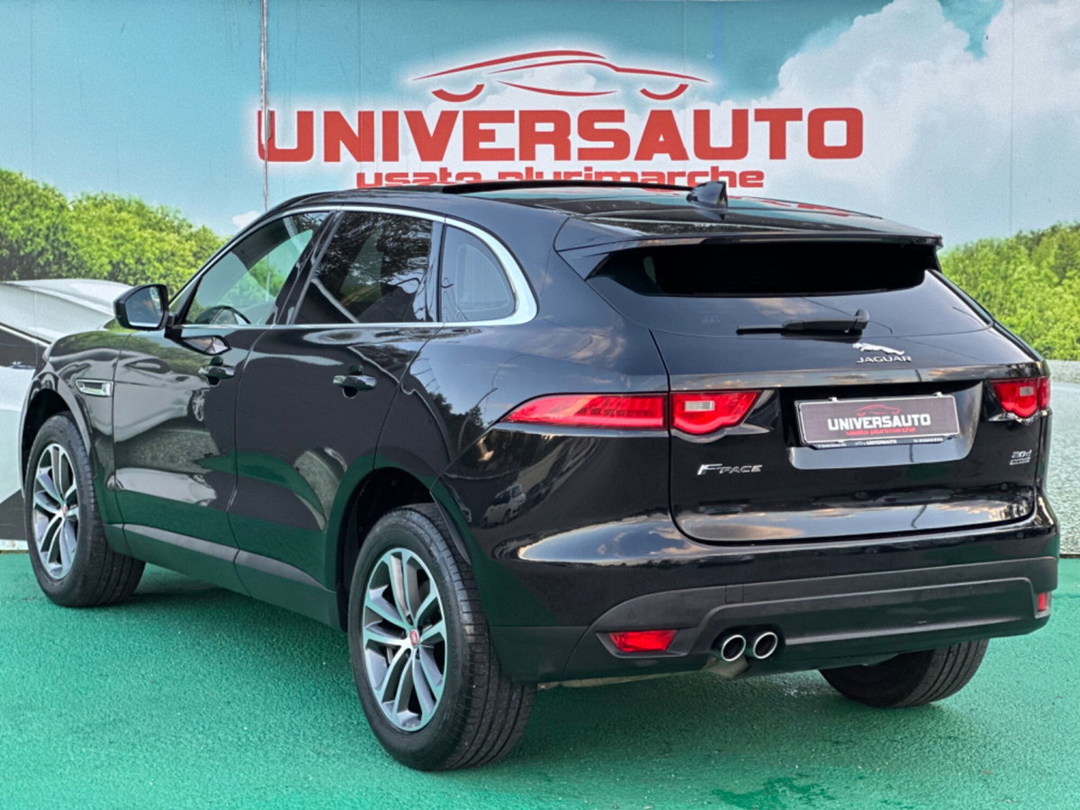 Jaguar F-Pace 2.0 D 180 CV AWD Prestige (4)
