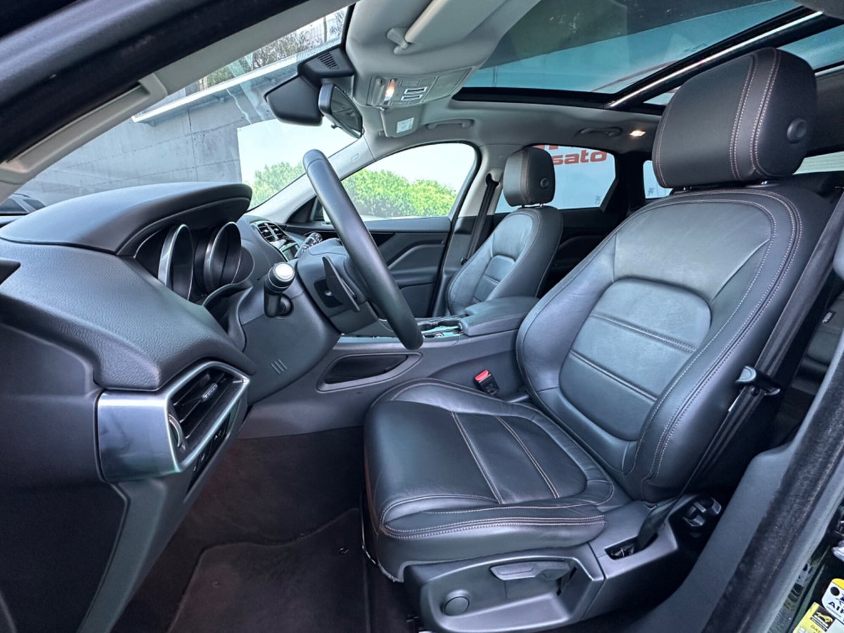 Jaguar F-Pace 2.0 D 180 CV AWD Prestige (7)