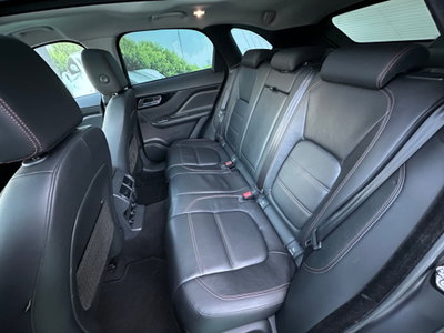 Jaguar F-Pace 2.0 D 180 CV AWD Prestige (8)