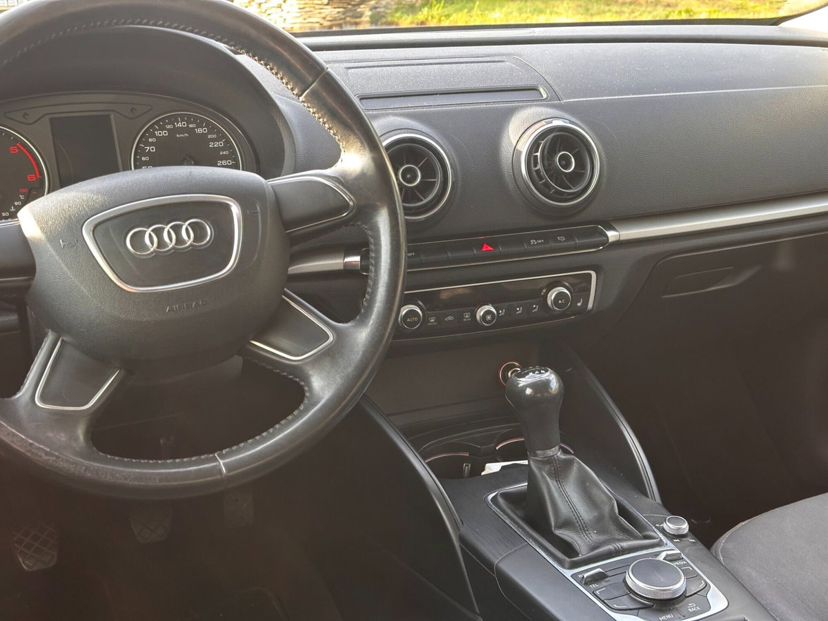 Audi A3 Sportback 2.0 TDI Ambiente (17)