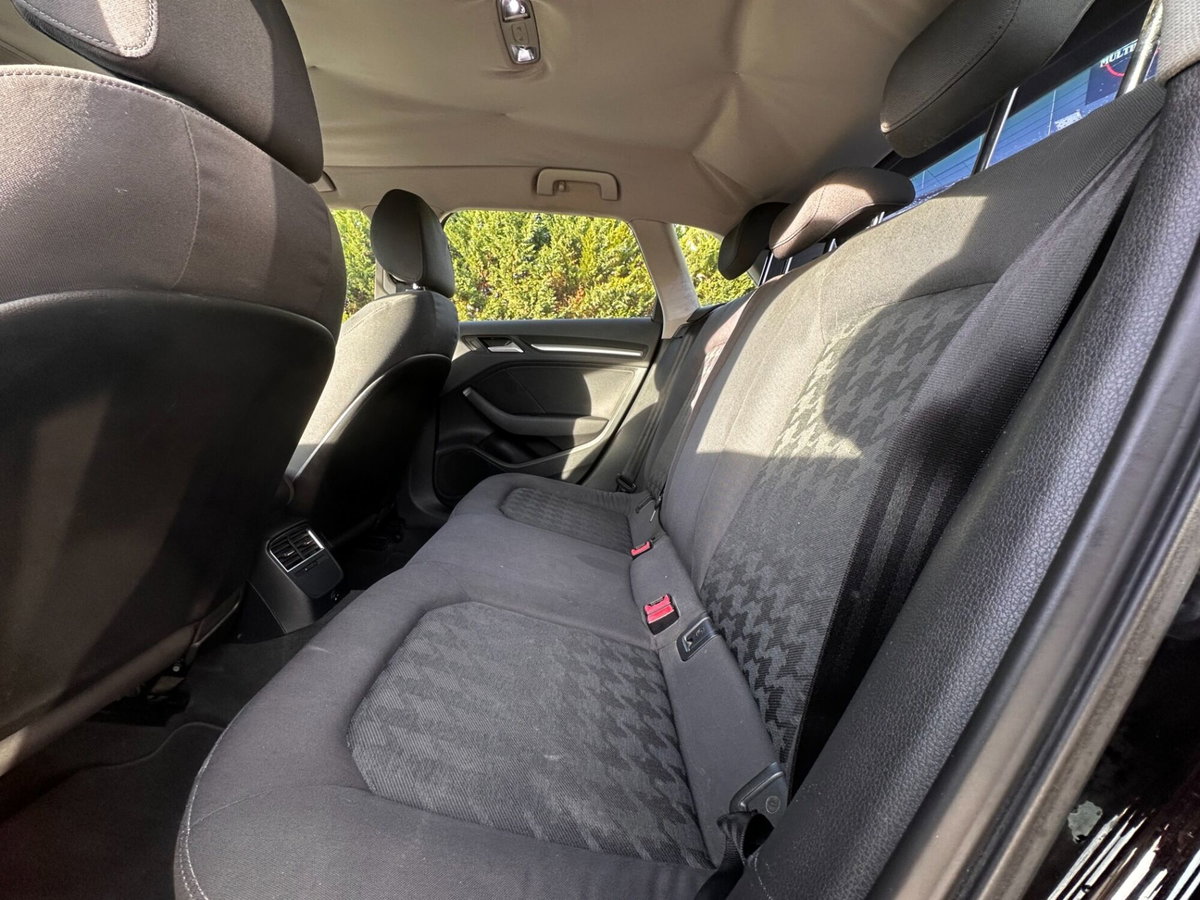 Audi A3 Sportback 2.0 TDI Ambiente (18)