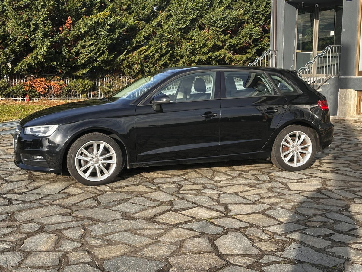 Audi A3 Sportback 2.0 TDI Ambiente (3)