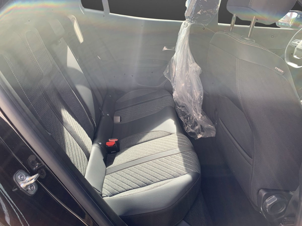 Peugeot 2008 1.2 puretech Active s&s 100cv (13)