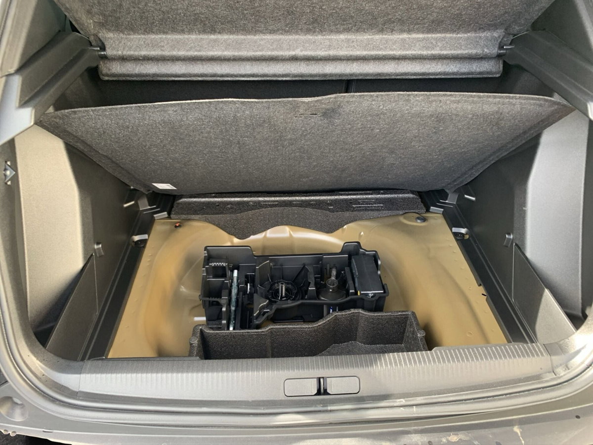 Peugeot 2008 1.2 puretech Active s&s 100cv (15)