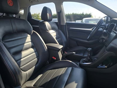 Mg ZS ZS 1.5 Luxury (11)