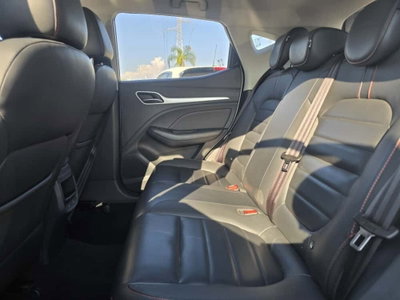Mg ZS ZS 1.5 Luxury (14)
