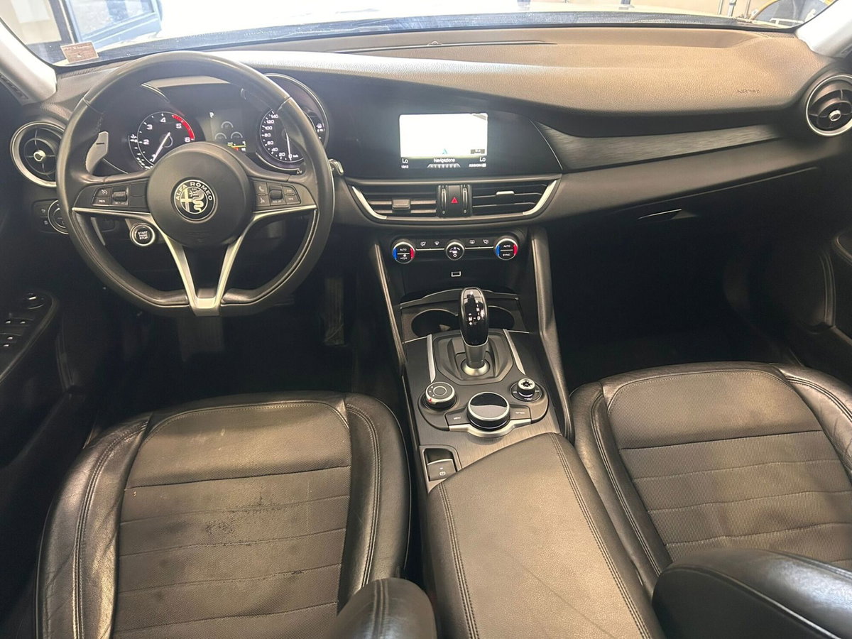 Alfa Romeo Giulia 2.2 Turbodiesel 150 CV (10)