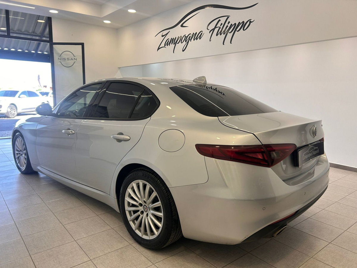 Alfa Romeo Giulia 2.2 Turbodiesel 150 CV (4)