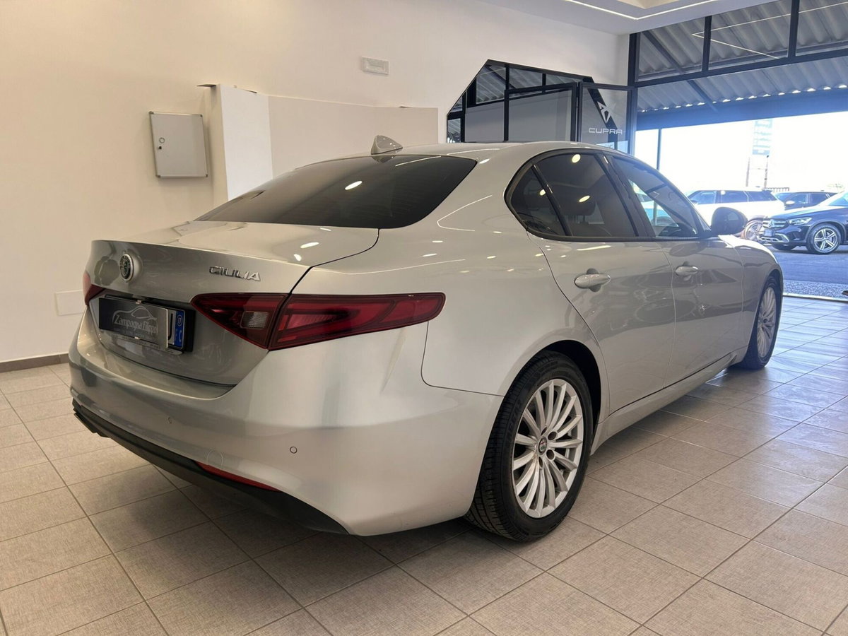 Alfa Romeo Giulia 2.2 Turbodiesel 150 CV (5)