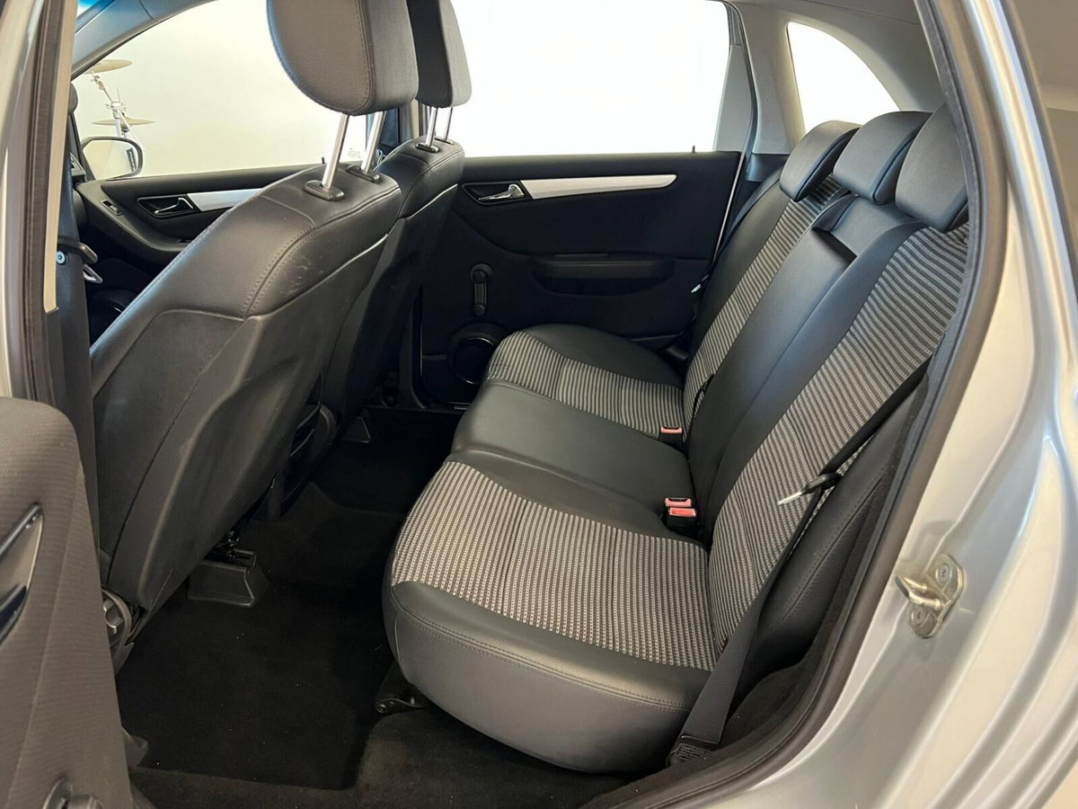 Mercedes-Benz Classe B 180 CDI Sport (12)