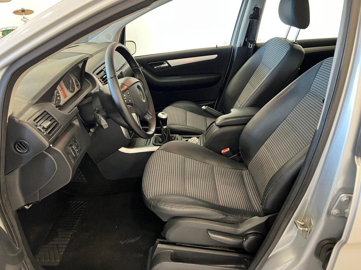 Mercedes-Benz Classe B 180 CDI Sport (15)