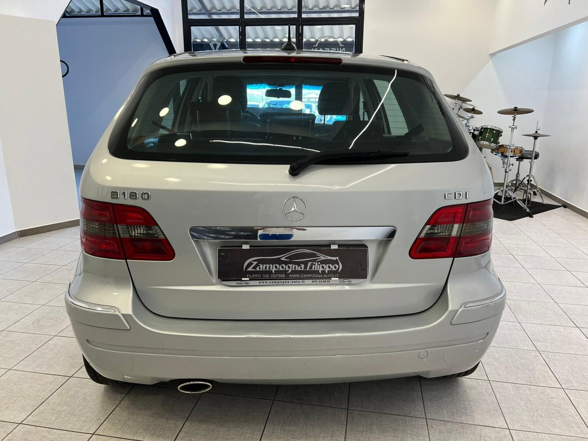 Mercedes-Benz Classe B 180 CDI Sport (8)