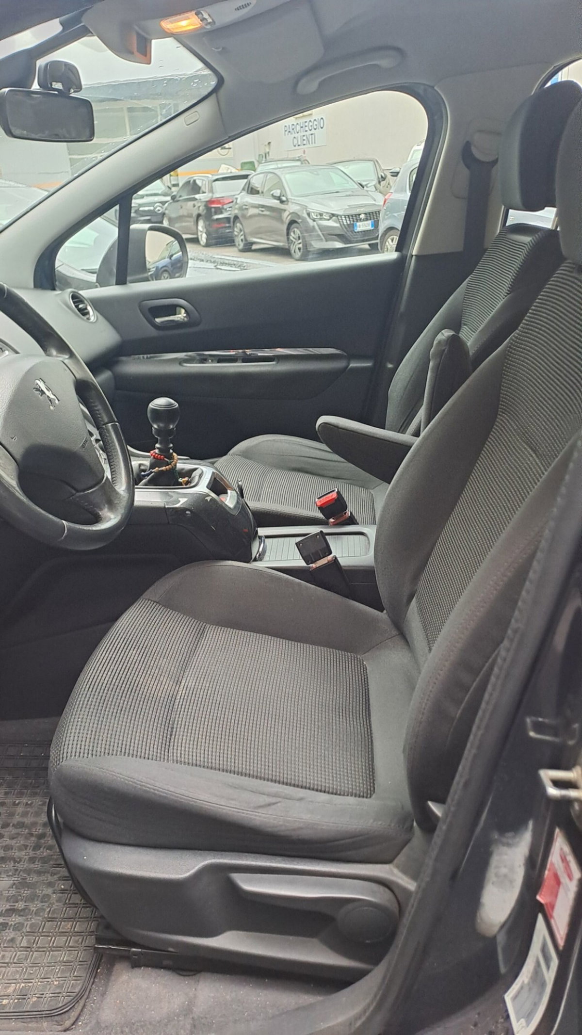 Peugeot 5008 1.6 HDi 112CV Business (4)