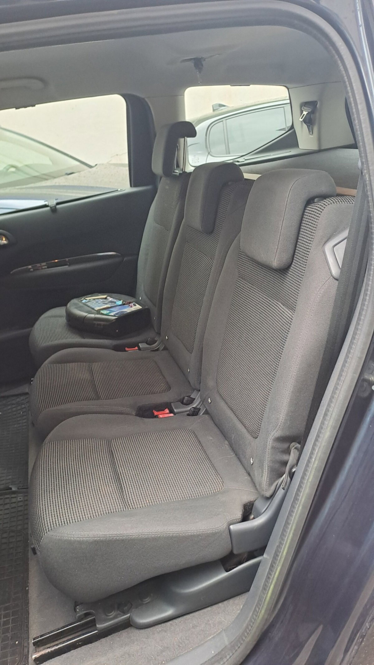 Peugeot 5008 1.6 HDi 112CV Business (8)