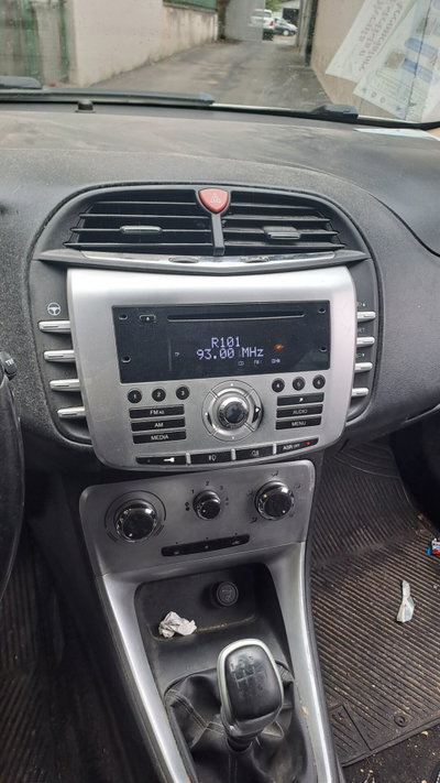 Lancia Delta 1.6 MJT DPF Silver (7)