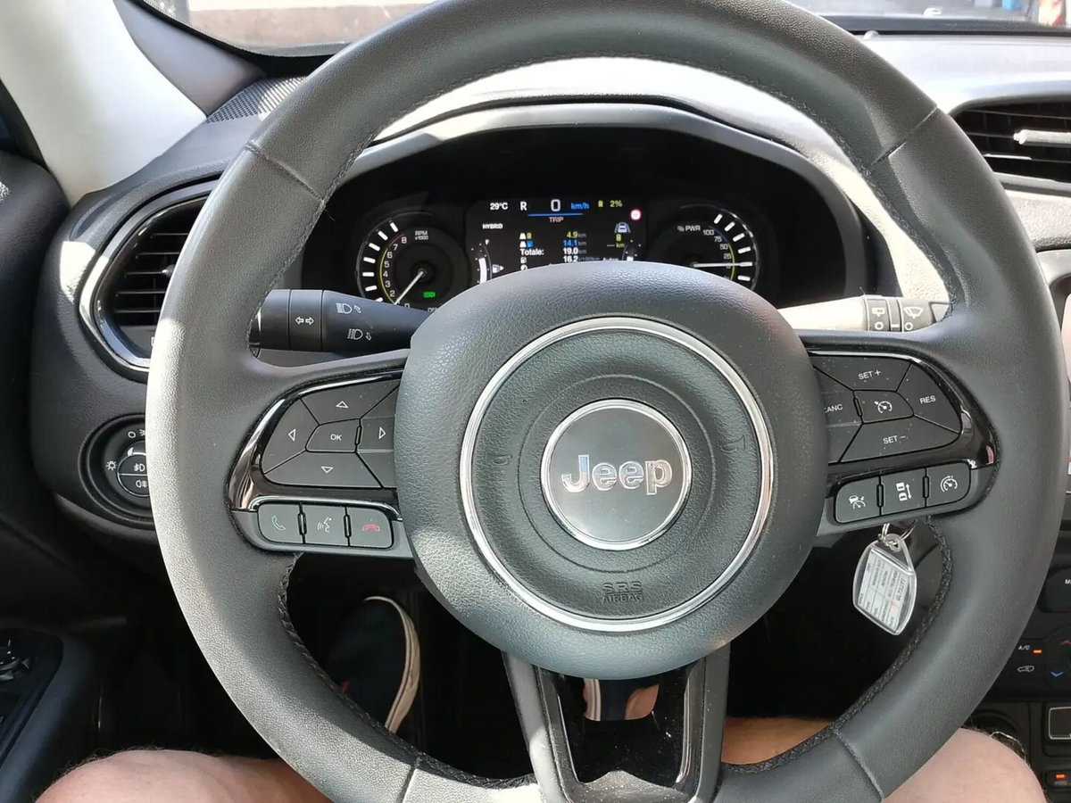 Jeep Renegade 1.3 T4 190CV PHEV 4xe AT6 Limited (13)