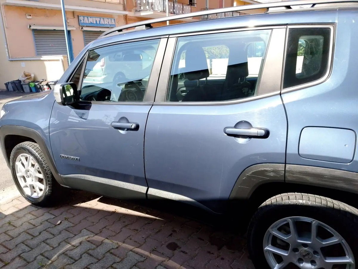 Jeep Renegade 1.3 T4 190CV PHEV 4xe AT6 Limited (3)
