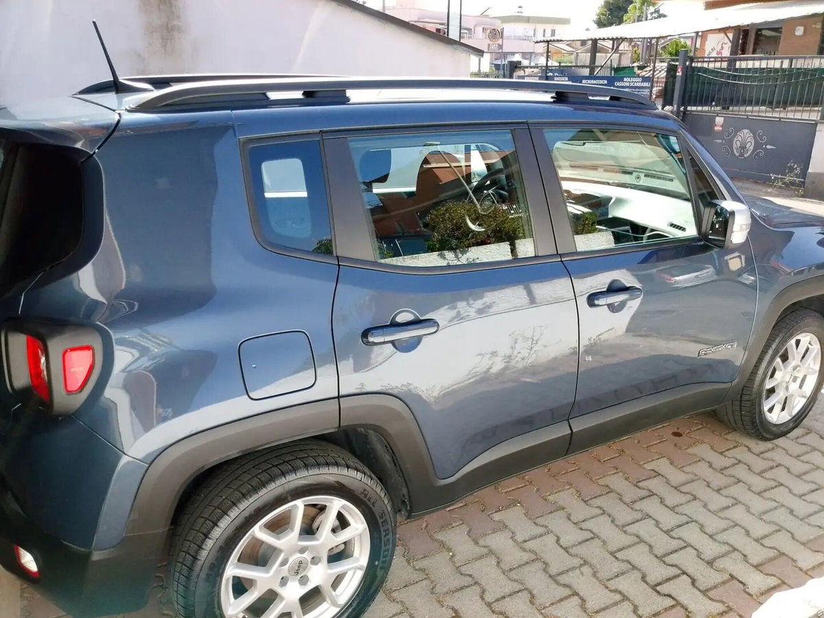 Jeep Renegade 1.3 T4 190CV PHEV 4xe AT6 Limited (5)