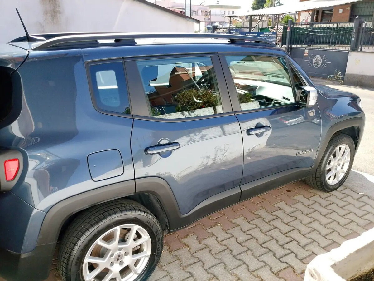 Jeep Renegade 1.3 T4 190CV PHEV 4xe AT6 Limited (6)