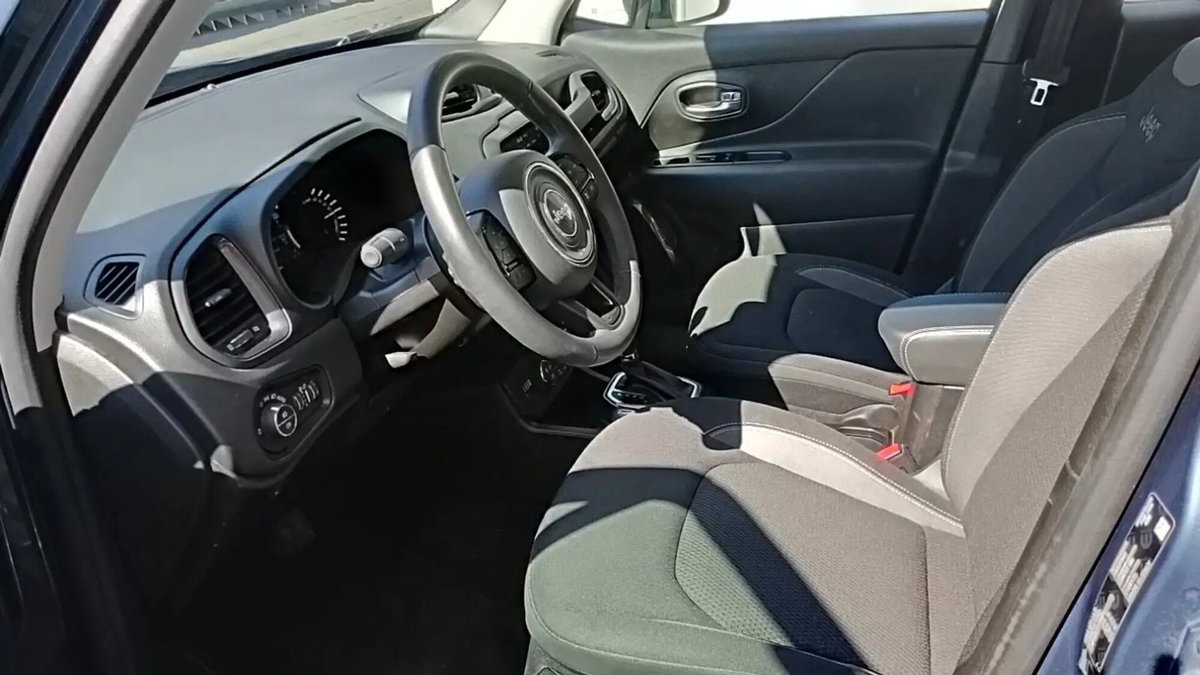 Jeep Renegade 1.3 T4 190CV PHEV 4xe AT6 Limited (9)
