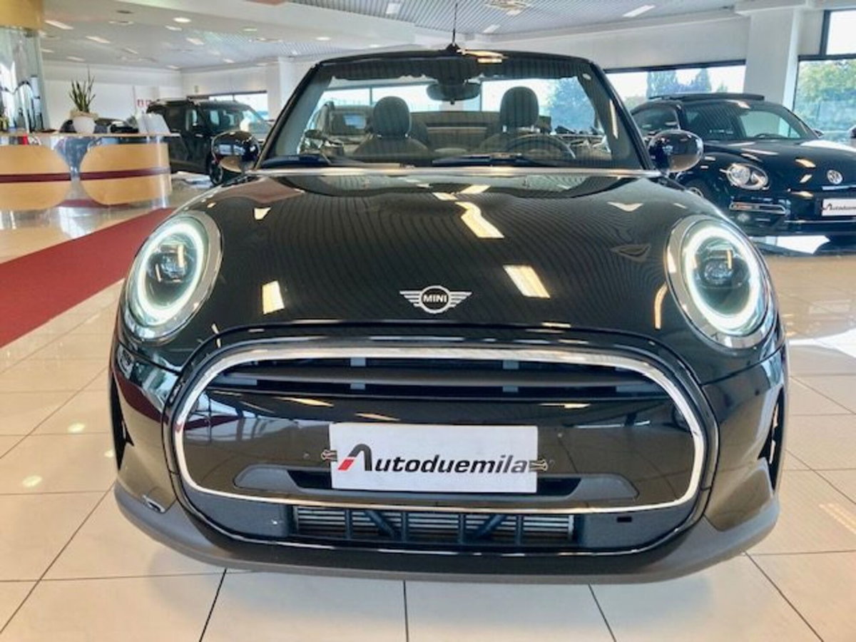 MINI Mini Cabrio 1.5 One Cabrio (2)