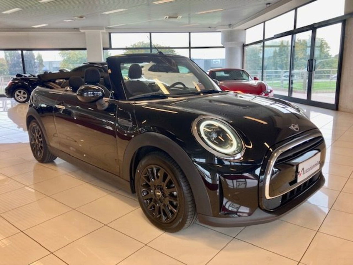 MINI Mini Cabrio 1.5 One Cabrio (4)